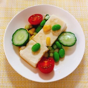 麻辣ピーナッツがアクセントの長芋と豆腐のサラダ